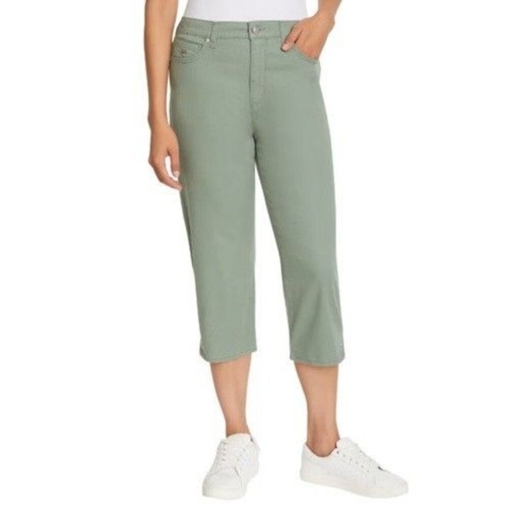 Gloria Vanderbilt Women's Amanda Cloud Twill Capri Green Size 14 NWOT